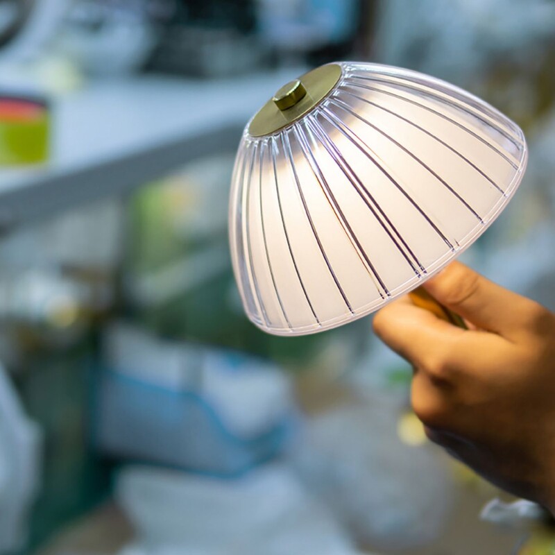 Kerge luksuslik kuldkristall-teemantvalgusti, laadimine, hämardav LED-voodipea atmosfäärivalgus, puutetundlik öövalgus