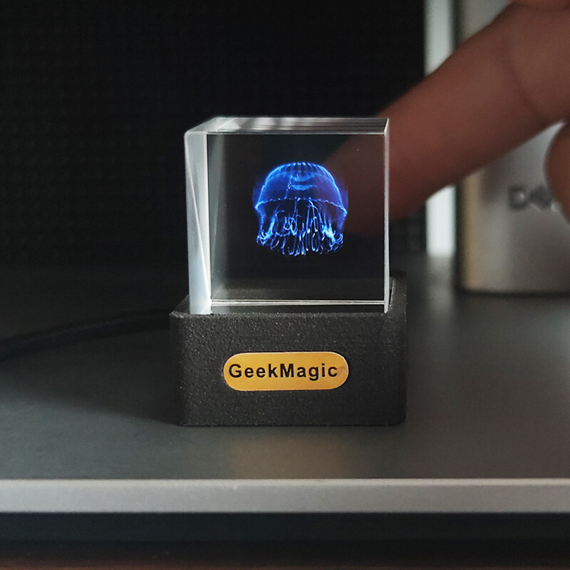 GeekMagic GIFTV kristallkuubiku fotokuva holograafiline lauaarvuti nutikas ilmajaama digitaalne kell koos GIF-animatsioonialbumiga