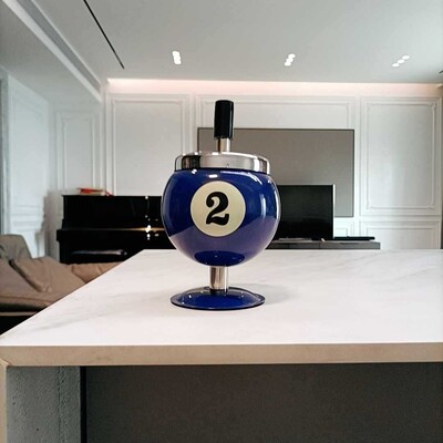 Carcasă de cenușă mare, rezistentă la vânt, rezistentă la căldură, trei baionete cu capac, la modă, pentru piscină, design cu minge de biliard, ornament de scrumieră pentru bar