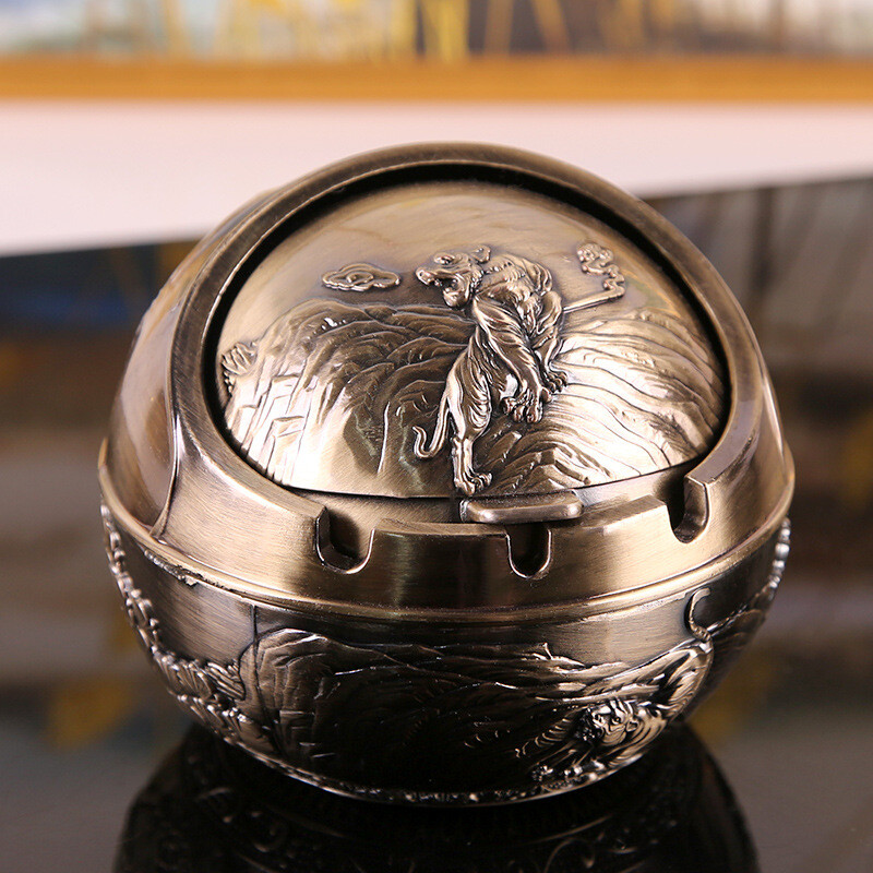 Retro kućna pepeljara Kreativna osobnost s metalnim poklopcem Višenamjenski ukras za uredsku dnevnu sobu Poklon od pepela koji ne leti