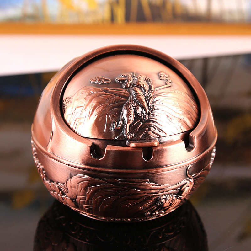 Retro kućna pepeljara Kreativna osobnost s metalnim poklopcem Višenamjenski ukras za uredsku dnevnu sobu Poklon od pepela koji ne leti