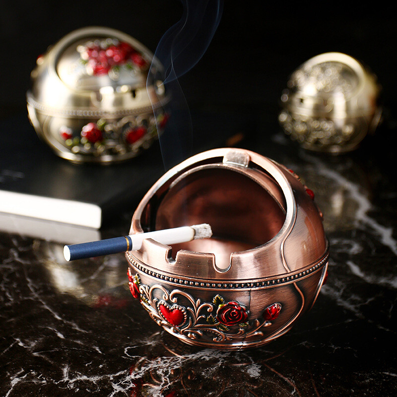 Retro kućna pepeljara Kreativna osobnost s metalnim poklopcem Višenamjenski ukras za uredsku dnevnu sobu Poklon od pepela koji ne leti