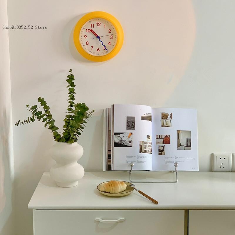 Miegamojo tylus laikrodis plastikinis geltonas modernus sieninis laikrodis Kūrybinė dovana vaikams miela svetainė namų dekoravimas stalinis laikrodis