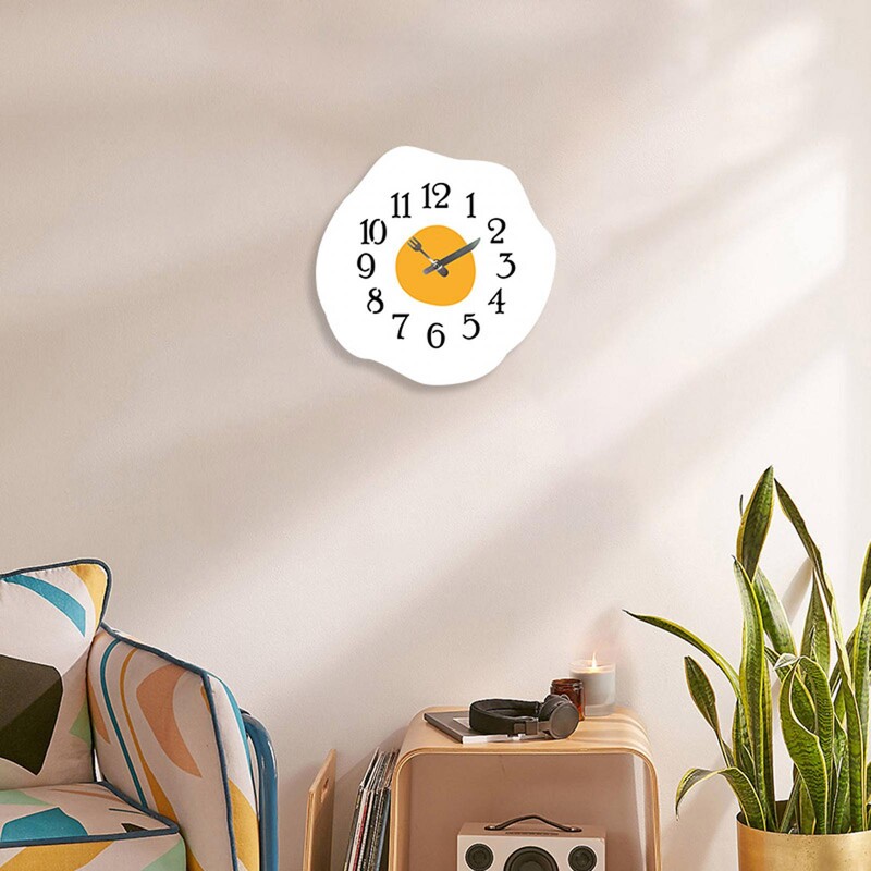 Virtų kiaušinių sieninis laikrodis su netiksėjimo baterija, naudojamas miegamojo namų dekoravimui Modernus dekoratyvinis maistas, plaktų kiaušinių sieniniai laikrodžiai