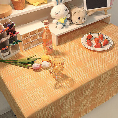 Ins Korea ruuduline laudlina žakaarkangast kirjutuslaud laudlina matt taustariie kodukaunistus põhjamaine kaasaegne laud elutuba