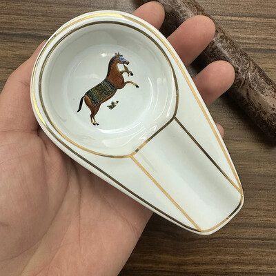 1 tk musta keraamika sigari tuhatoos, taskusse kinnitatav reisituhatoos