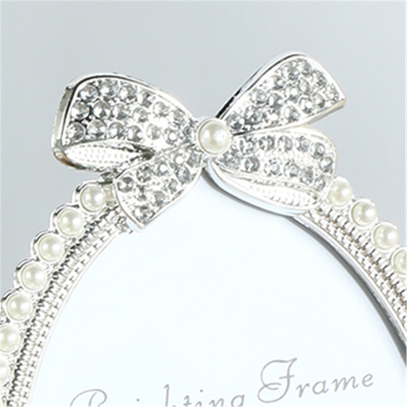 Un cadru cu diamante cu perle în formă de fundă, cu o ramă foto ovală de 3/6/7 inci, potrivită pentru cadourile pentru adulți pentru copii, ziua de naștere