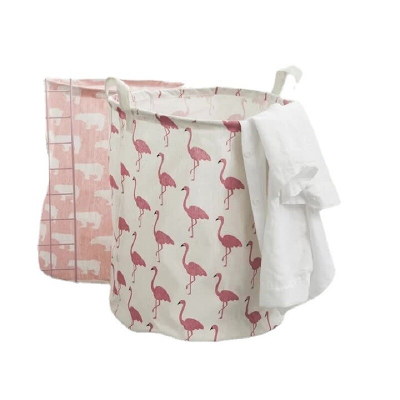 Suur kokkupandav pesukorv, eraldiseisev ja pikkade käepidemetega riidekindel, veekindel pesukott magamistuppa