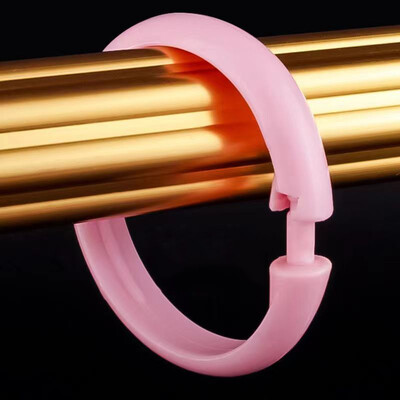 Cârlig pentru perdea de duș cu inel O din plastic. Cârlig pentru perdea de duș de culoare transparentă.