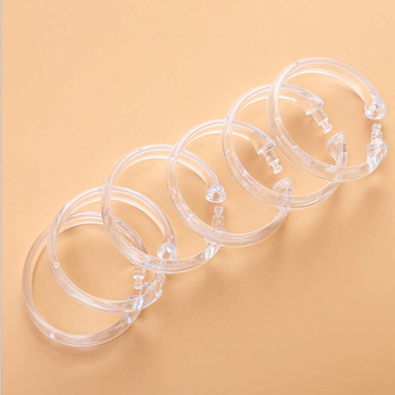 Cârlig pentru perdea de duș cu inel O din plastic. Cârlig pentru perdea de duș de culoare transparentă.