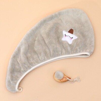 „Strawberry Star“ animacinių filmų įvyniojamas rankšluosčių dangtelis Koralų vilnos džiovinantis plaukų rankšluostis, stiprus vandenį sugeriantis mikropluošto dušo kepuraitė moterims