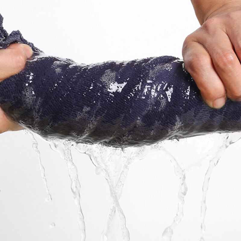 Mikropluošto sporto salės vandenį sugeriantis sportinis rankšluostis Itin minkštas ir greitai džiūstantis prakaito valymas, skirtas tenisui, jogai, dviračių sportui, plaukimui