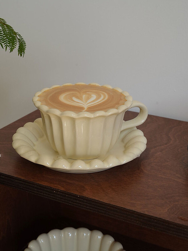 250 ml Vintage grietinėlės spalvos kavos puodelių indų rinkinys Latte gėlių puodelis padengtas po glazūra Spalvotas aukštos grožio popietės arbatos puodelis naudojimui namuose