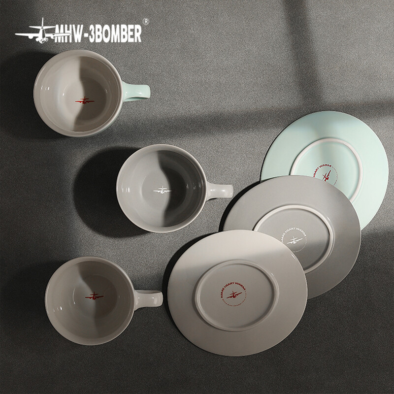 300 ml keraamilised espressotassid Klassikaline kohvitassi komplekt alustasside ja kohvilusikaga Art Latte Mocha teekruusid Chic koduköögi tööriistad