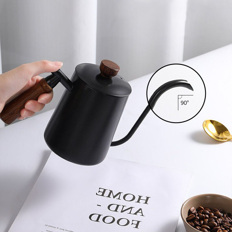 Roostevabast terasest tilgutiporti kohvikeetja temperatuuriga hanekelaga veekeetja matkakohvinõude ja teepuidust sangapotiga