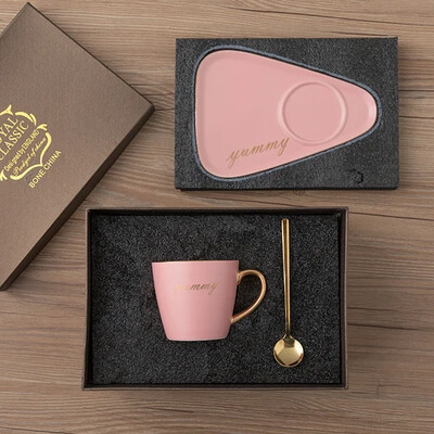 Kohvipiima tee tass kontorihotelli vaba aja tee kinkekarbi tass lusikaga Euroopa luksuslik keraamiline büroo kohvitass telkimine