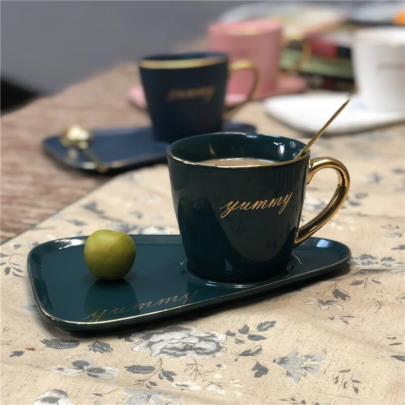 Kohvipiima tee tass kontorihotelli vaba aja tee kinkekarbi tass lusikaga Euroopa luksuslik keraamiline büroo kohvitass telkimine