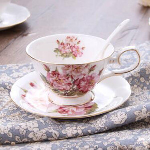 European Ceramic Bone Cup Πιατάκι για καφέ Σετ κουταλιού πολυτελής κεραμική κούπα Κορυφαίας ποιότητας πορσελάνινο φλιτζάνι τσαγιού Cafe Party Drinkware