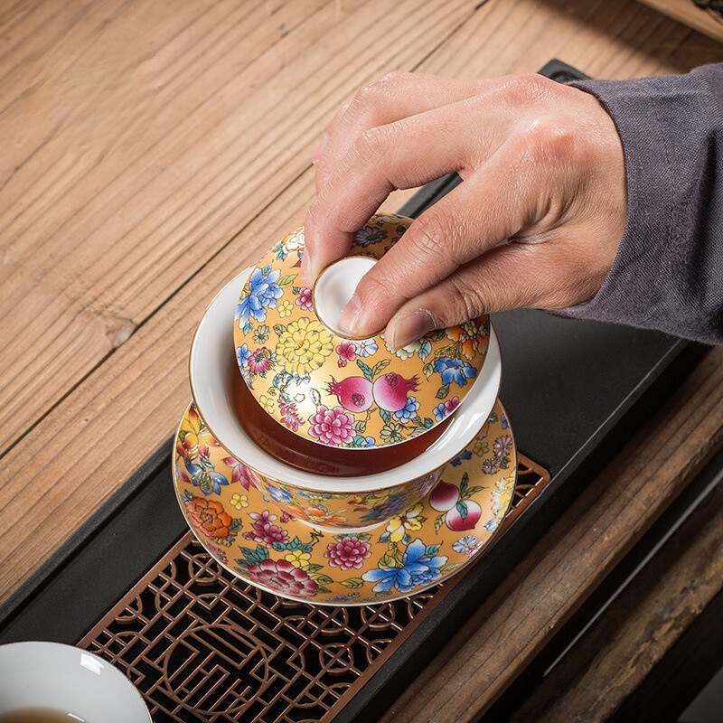 Rankų darbo „Kung Fu Gaiwan“ keramika, rankomis dažyta arbata Tureen arbatos rinkinys Biuro arbatos dubuo su lėkšte Sancai Gai Wan