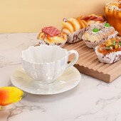 Keraamiline kohvikruus Loominguline armas tass lillekujulise alustassiga Mugava käepidemega uudne kohvitass kontoritee Latte piima jaoks