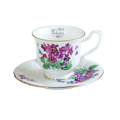 Keraamiline tass ja alustass Retro lilledega kohvikruus teetass Bone China Elegant Month Cup alustassi komplekt sünnipäevaks kingitus kodukaunistusega jooginõud