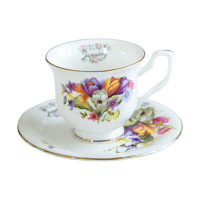 Keraamiline tass ja alustass Retro lilledega kohvikruus teetass Bone China Elegant Month Cup alustassi komplekt sünnipäevaks kingitus kodukaunistusega jooginõud