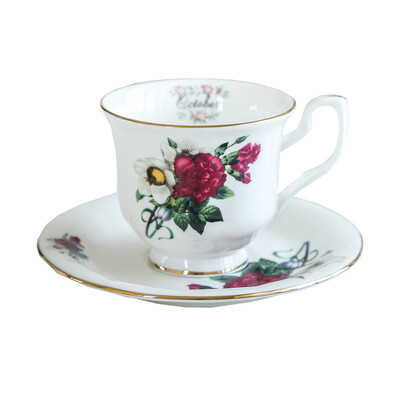 Keraamiline tass ja alustass Retro lilledega kohvikruus teetass Bone China Elegant Month Cup alustassi komplekt sünnipäevaks kingitus kodukaunistusega jooginõud