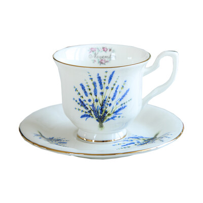 Keraamiline tass ja alustass Retro lilledega kohvikruus teetass Bone China Elegant Month Cup alustassi komplekt sünnipäevaks kingitus kodukaunistusega jooginõud