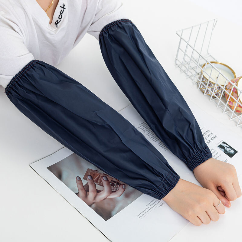 Prinditud logoga vee- ja õlikindlate nahast varrukate hulgimüüja meestele ja naistele köögi saastetõrje tööjõukindlustuse varrukad täiskasvanutele