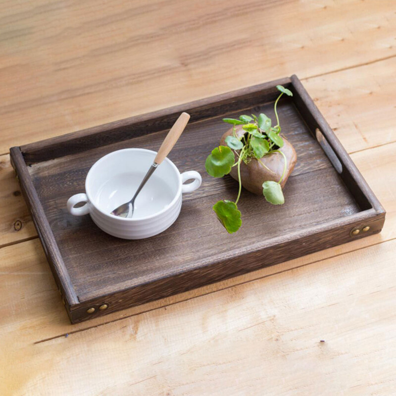 Medinis serviravimo padėklas.