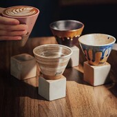 Retro japonų trikampio kūgio formos keramikos arbatos kavos puodelis Keraminis meninis kavos puodelis Keraminis kapučino gėlių puodelis namų kavinei