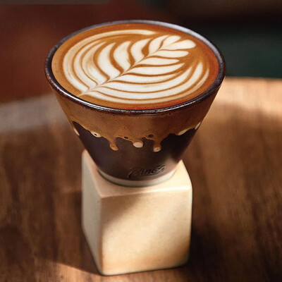 Retro japonų trikampio kūgio formos keramikos arbatos kavos puodelis Keraminis meninis kavos puodelis Keraminis kapučino gėlių puodelis namų kavinei