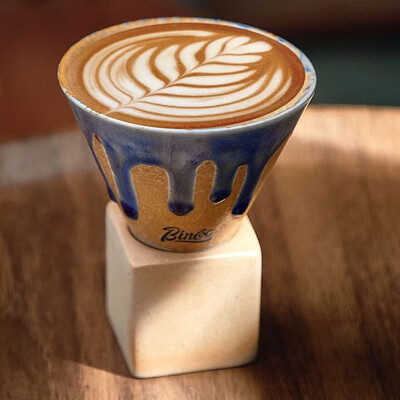 Retro japonų trikampio kūgio formos keramikos arbatos kavos puodelis Keraminis meninis kavos puodelis Keraminis kapučino gėlių puodelis namų kavinei