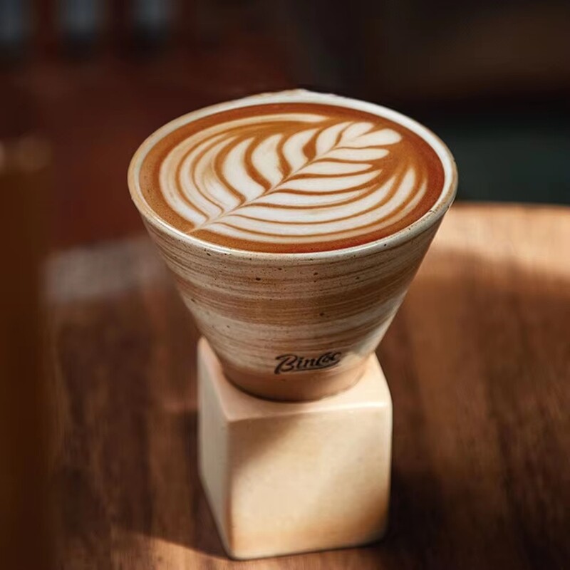 Retro japonų trikampio kūgio formos keramikos arbatos kavos puodelis Keraminis meninis kavos puodelis Keraminis kapučino gėlių puodelis namų kavinei