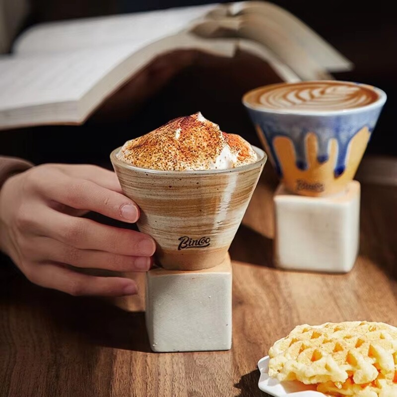 Retro japonų trikampio kūgio formos keramikos arbatos kavos puodelis Keraminis meninis kavos puodelis Keraminis kapučino gėlių puodelis namų kavinei