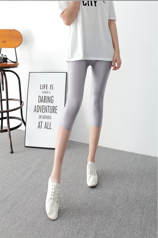 2 pakuotės vasariniai ploni trijų taškų ledinio šilko antblauzdžiai moterims Ploni, blizgūs, aukšto juosmens didelio dydžio kelnės, skirtos apkūnioms moterims Septynių taškų kelnės viršutiniai drabužiai