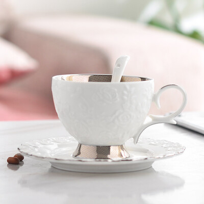 Set de căni de cafea și farfurii din porcelană albă clasică, cești de ceai cu margine aurie, cești de apă frumoase, accesorii de bucătărie din ceramică