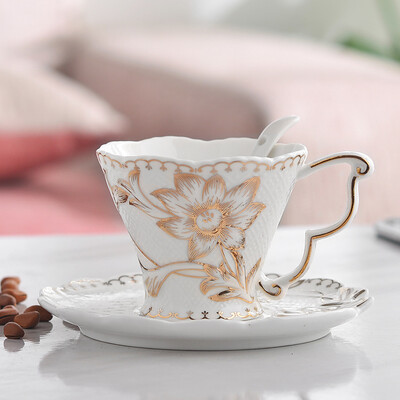 Set de căni de cafea și farfurii din porcelană albă clasică, cești de ceai cu margine aurie, cești de apă frumoase, accesorii de bucătărie din ceramică