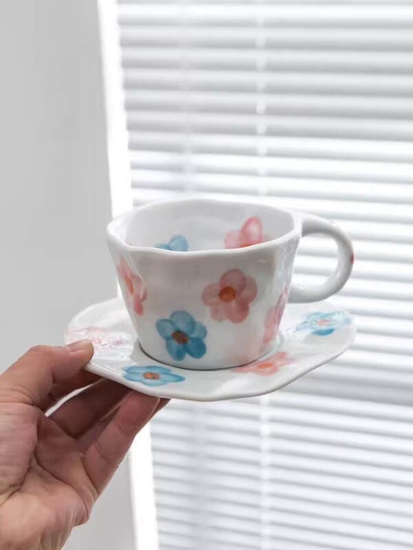 300 ml gėlių keramikinis puodelis su lėkšte ir šaukštu Pusryčių Pieno arbatos Kavos puodeliai su duona Desertinis patiekalas Mikrobangų krosnelėje saugi dovana