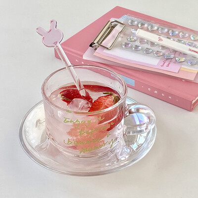 Vasaros naujas 200 ml stiklinis puodelių ir lėkščių rinkinys Korėjietiško stiliaus kavos ir pieno puodelių indas su maišytuvu Prancūziškos popietės arbatos puodelių rinkiniai
