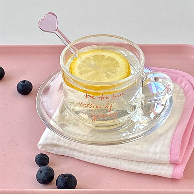 Vasaros naujas 200 ml stiklinis puodelių ir lėkščių rinkinys Korėjietiško stiliaus kavos ir pieno puodelių indas su maišytuvu Prancūziškos popietės arbatos puodelių rinkiniai