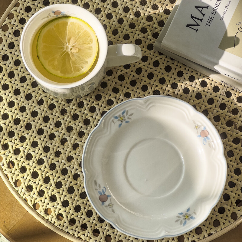 Prantsuse stiilis keraamilised tassid ja alustass, käsitsi kokkusurutud kohvitass Retro pitsist reljeefne roosipiima teetassid ja alustassid pärastlõunatee