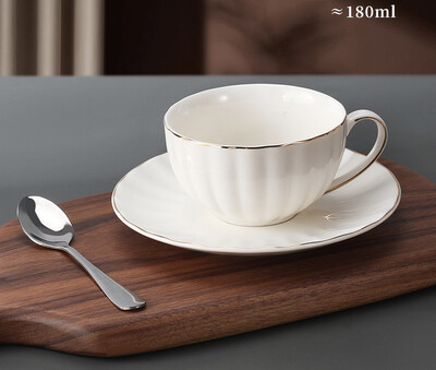 150/180 ml kavos puodelių lėkštučių rinkinys Aukščiausios klasės išskirtinis europietiškas nedidelis prabangus kavos puodelio lėkštės popietės arbatos rinkinys amerikietiškas kavos puodelis