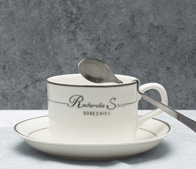 150/180 ml kavos puodelių lėkštučių rinkinys Aukščiausios klasės išskirtinis europietiškas nedidelis prabangus kavos puodelio lėkštės popietės arbatos rinkinys amerikietiškas kavos puodelis