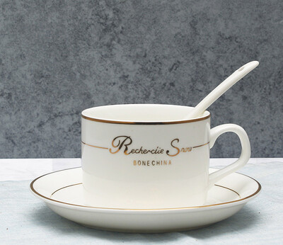 150/180 ml kavos puodelių lėkštučių rinkinys Aukščiausios klasės išskirtinis europietiškas nedidelis prabangus kavos puodelio lėkštės popietės arbatos rinkinys amerikietiškas kavos puodelis