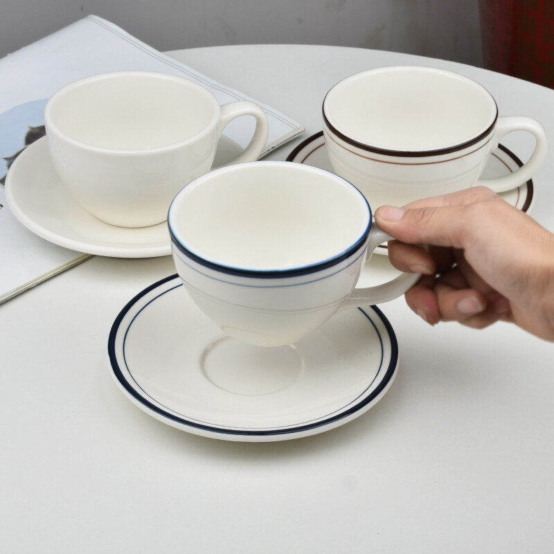 Korėjietiško stiliaus keraminis sutirštintas kavos puodelis Buitinis pusryčių pieno puodelis Kapučino gėlių puodelis su lėkštės komplektu nedidelių trūkumų