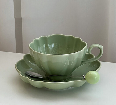 200 ml prancūziškos keramikos kavos puodelis ir lėkštė Viduramžių elegantiškas gėlių formos popietės arbatos puodelis Art Feeling puodelio indų rinkinys Latte puodelis