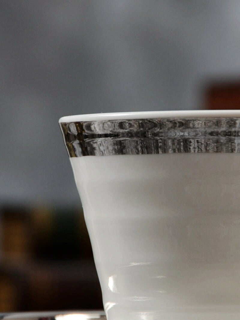 Euroopa luksuslik elegantne keraamiline hõbetatud kohvitass Pärastlõunane musta tee tass lillelise teetassi komplektis on üks keraamiline lusikas