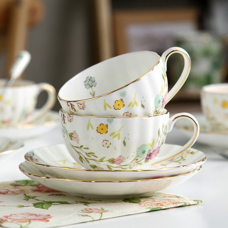 1 komplekt Pumpkin keraamilised kruusid Creative Flowers kohvitassi ja taldrikukomplekt Armas pastoraalne pärastlõunatee tassikomplekt Lauakaunistus Teenõu kingitus