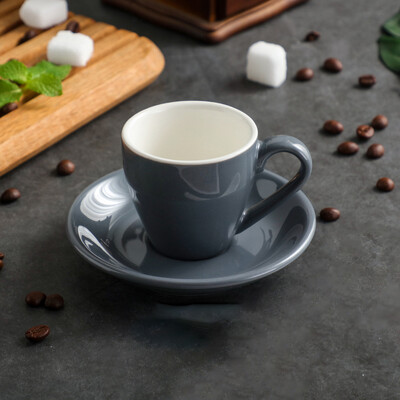 Itališkas espreso puodelio ir lėkščių rinkinys 80 ml europietiškas keraminis espreso kavos mažas išskirtinis mini puodelis popietės arbatos puodelis virtuvės gėrimai